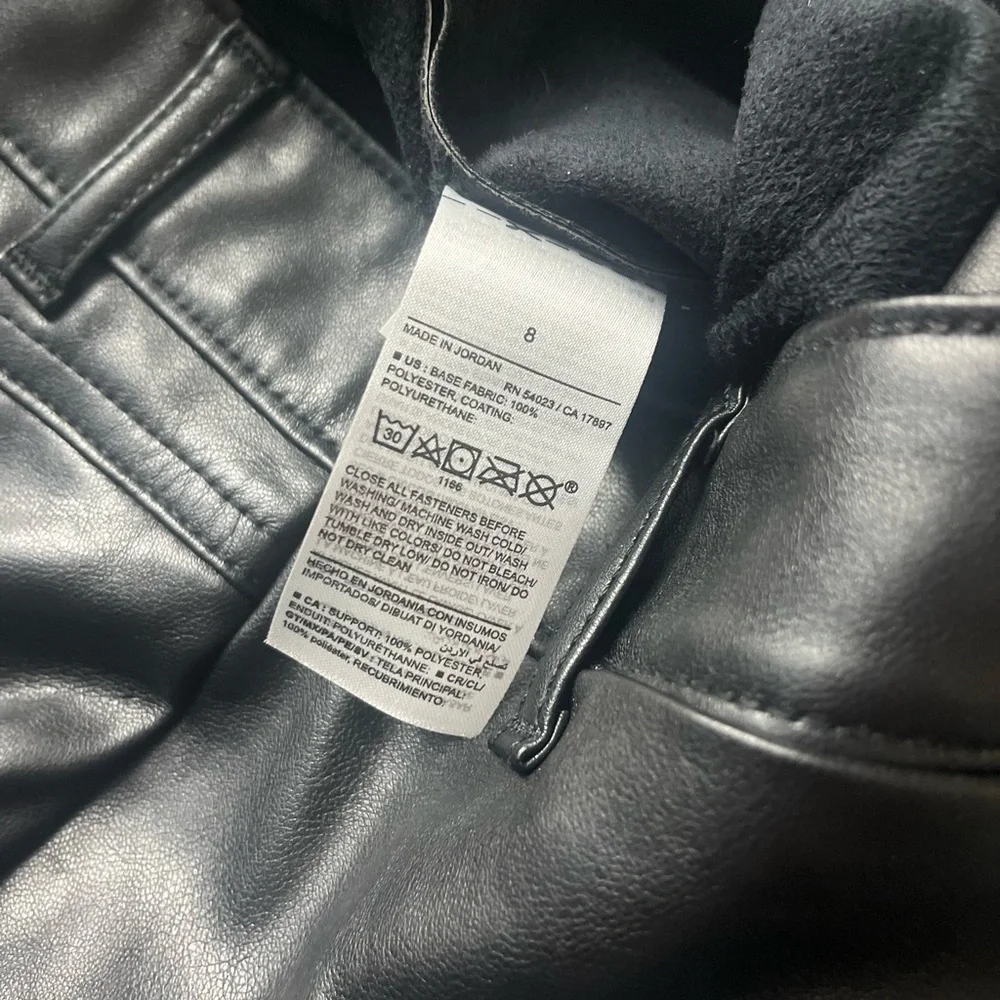 Old Navy Black Faux Leather Pants size 8 wide leg - Picture 6 of 6